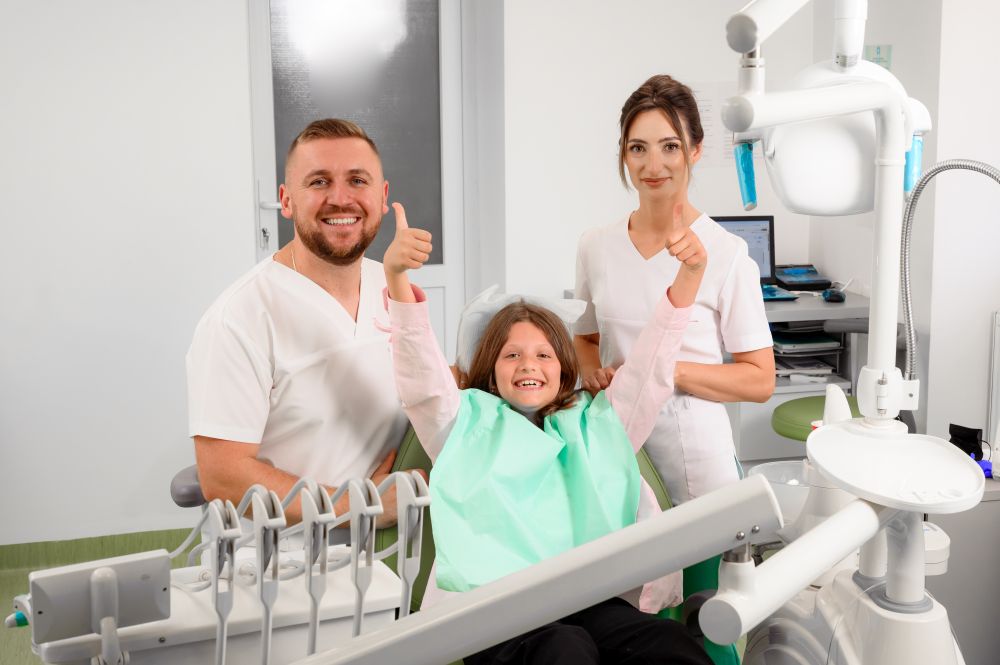 stomatologie Sighetu Marmatiei, dentist, dinti ficsi Sighet implant dentar, dantura fixa, fatete dentare, aparat dentar, stomatologie copii